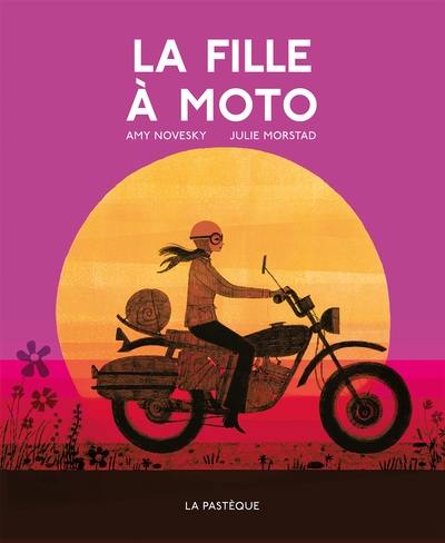 La fille à moto