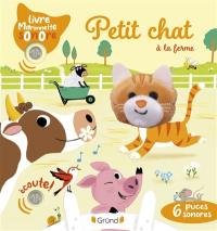 Petit chat à la ferme