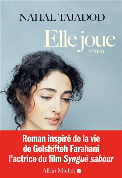 Elle joue