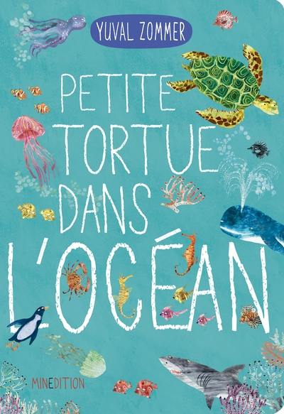 Petite tortue dans l'océan