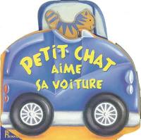 Petit chat aime sa voiture