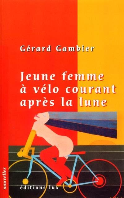 Jeune femme à vélo courant après la lune