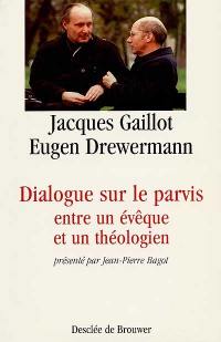 Dialogue sur le parvis entre un évêque et un théologien