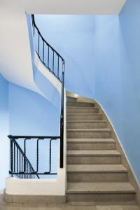 Escalier de l'immeuble Le ciel de Royan