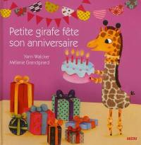 Petite girafe fête son anniversaire